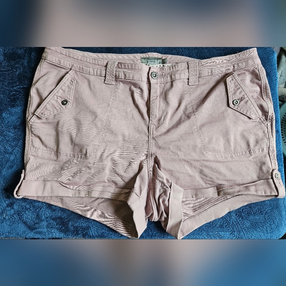 Torrid military button cuffed shorts